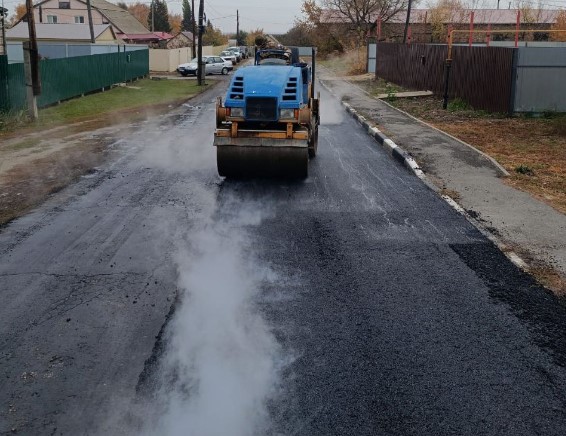 В саратовском селе отремонтировали дорогу до районной больницы
